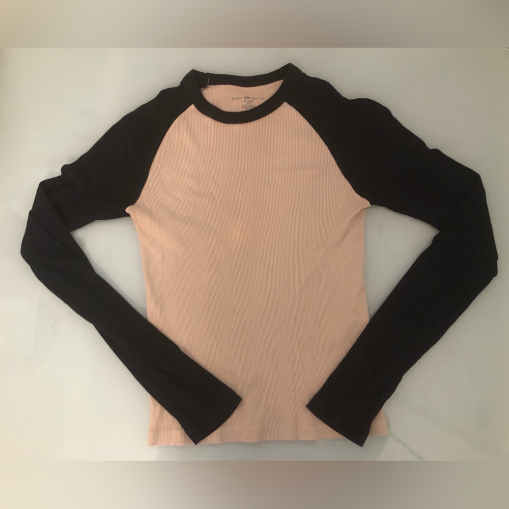 Brandy Melville long sleeve Bella Top